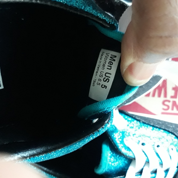 Vans - Picture 9 of 9